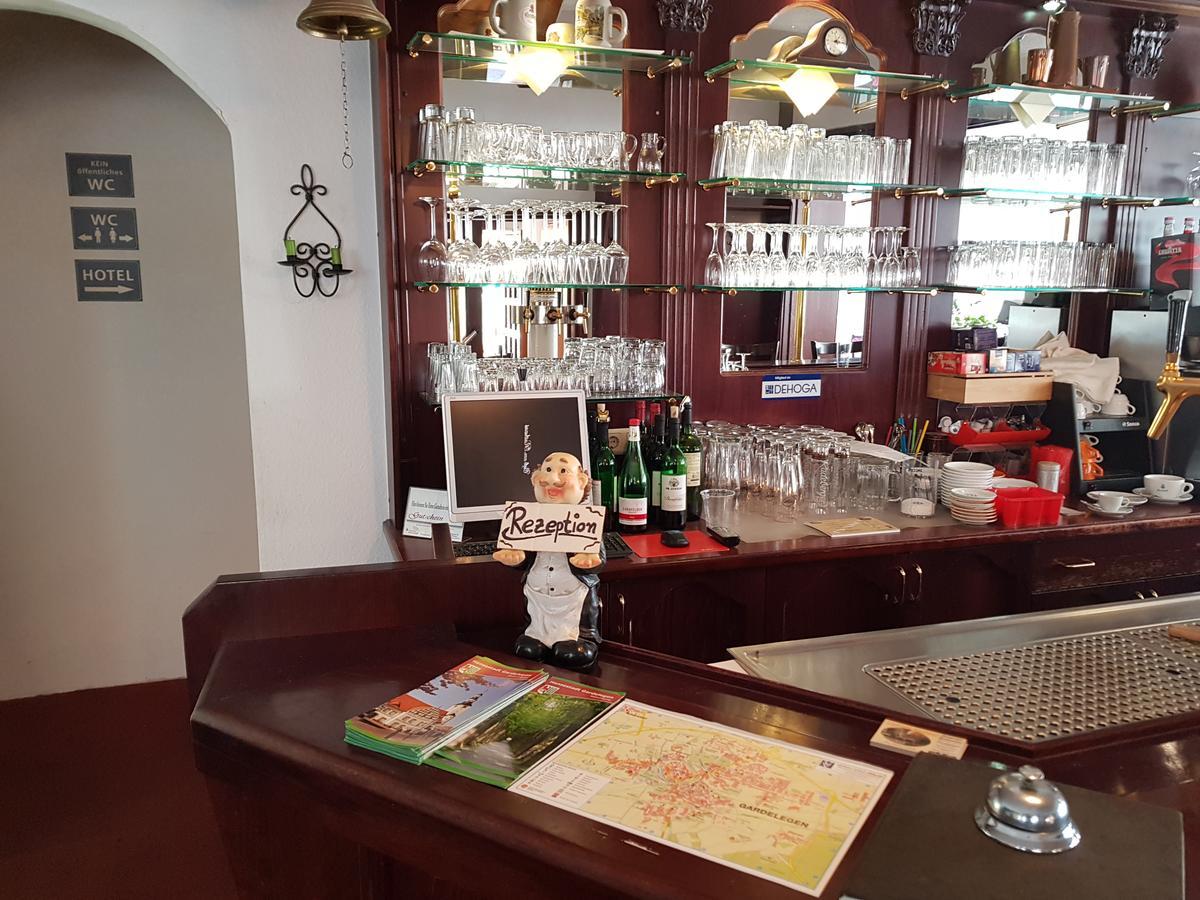 Hotel-Cafe Am Rathaus Gardelegen Eksteriør bilde