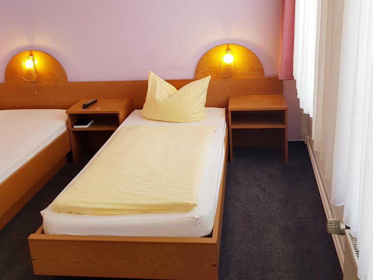 Hotel-Cafe Am Rathaus Gardelegen Eksteriør bilde