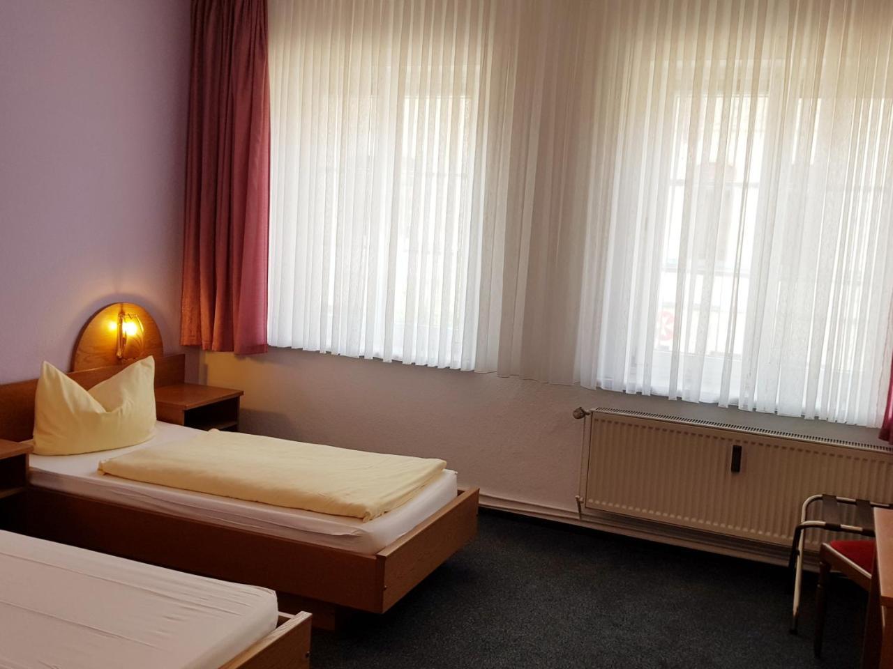 Hotel-Cafe Am Rathaus Gardelegen Eksteriør bilde